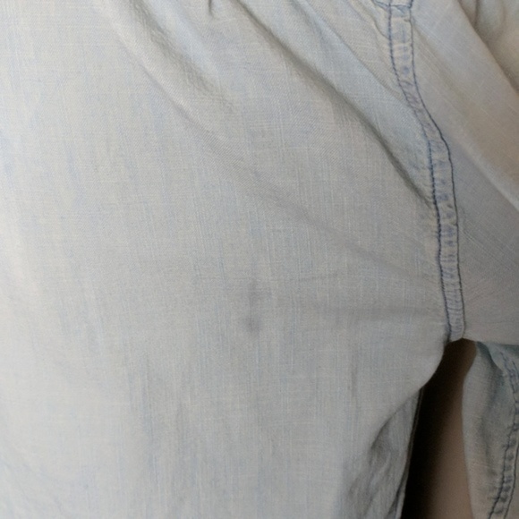 Wilfred Free Blue Chambray Button Down sz Medium - Picture 4 of 6